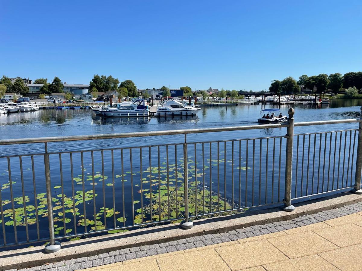 Five Bedroom Waterfront House Carrick on Shannon Εξωτερικό φωτογραφία